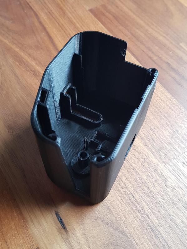 SHUTTER FOR TRUNK ROLLER OF MAZDA 6 GY