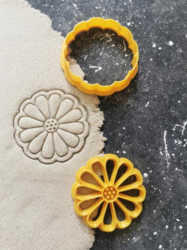 Cookie cutter stamp daisy flower