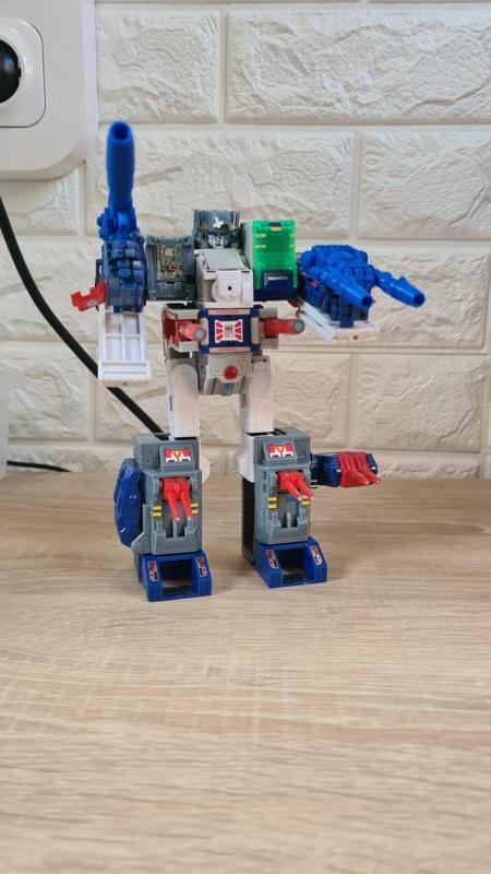 KO (mini) Fortress Maximus Single + Twin Gun + Radar