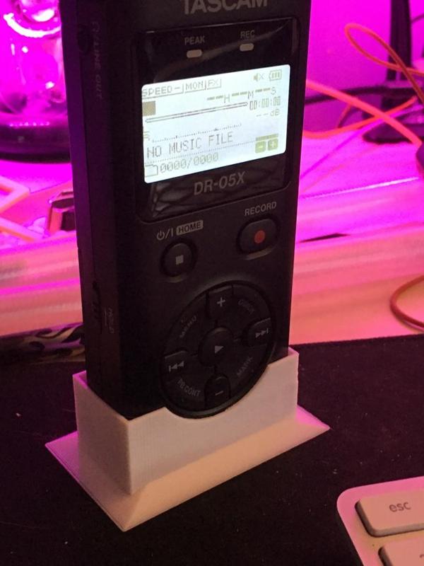 Tascam DR-05X holder