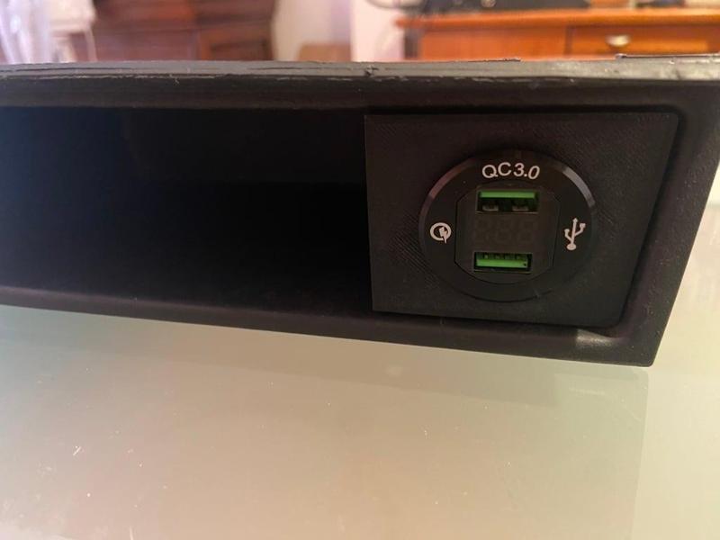 Mercedes W202 dash tray USB charger  pod