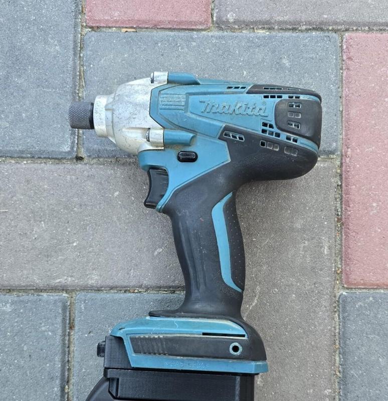 Erbauer-SKIL 18-20V PWRCORE battery to MAKITA LXT 18v tool