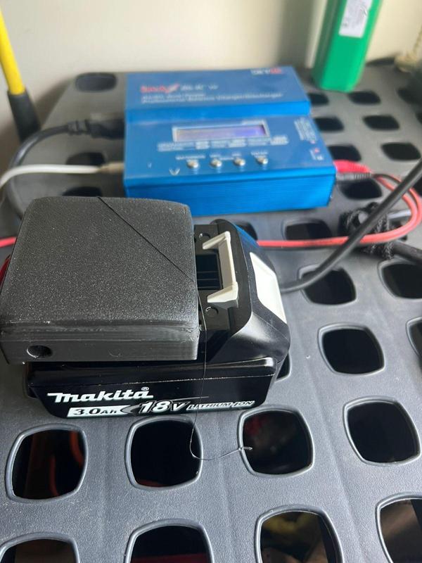 Makita charging clip