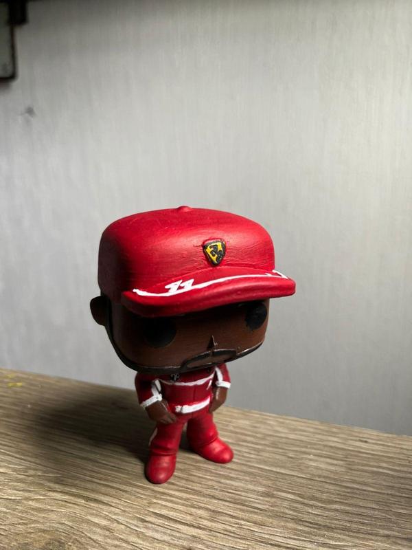 LEWIS HAMILTON FUNKO FERRARI 2025