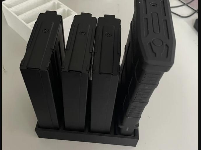 SR25 Magazine holder