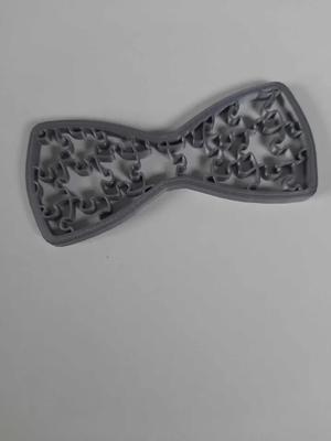 Bowtie puzzle pattern   