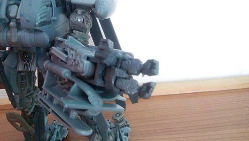 Transformers Studio Series 08 BlackOut poseable hands