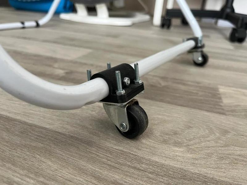 Clothes dryer with wheels   