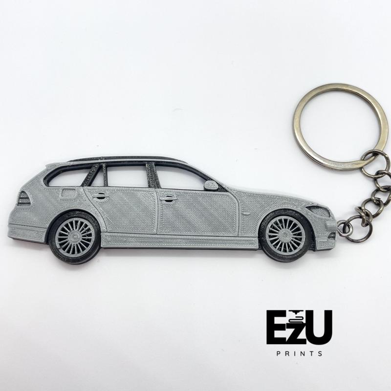BMW E91 Keychain with Moving Wheels – Perfect Gift for Car Enthusiasts