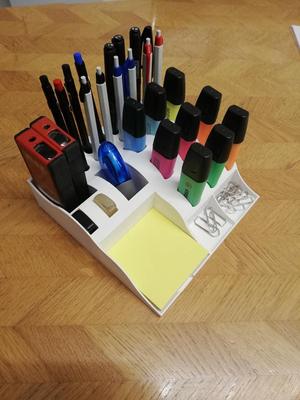Pen holder