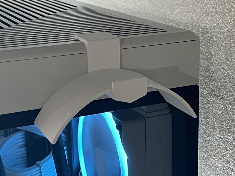 Hyte Y60 headphone holder