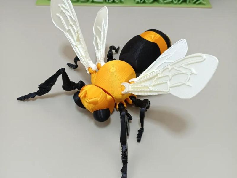 Large Honeybee Articulated Figure with Living Hinge