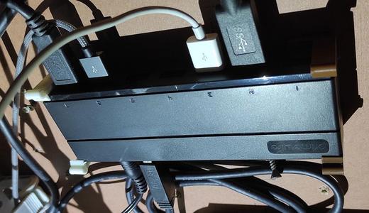 USB Hub Halter für unter dem Tisch