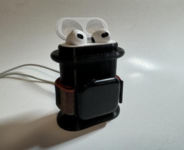 Travel charging adapter for Apple Ear Pods and Watch