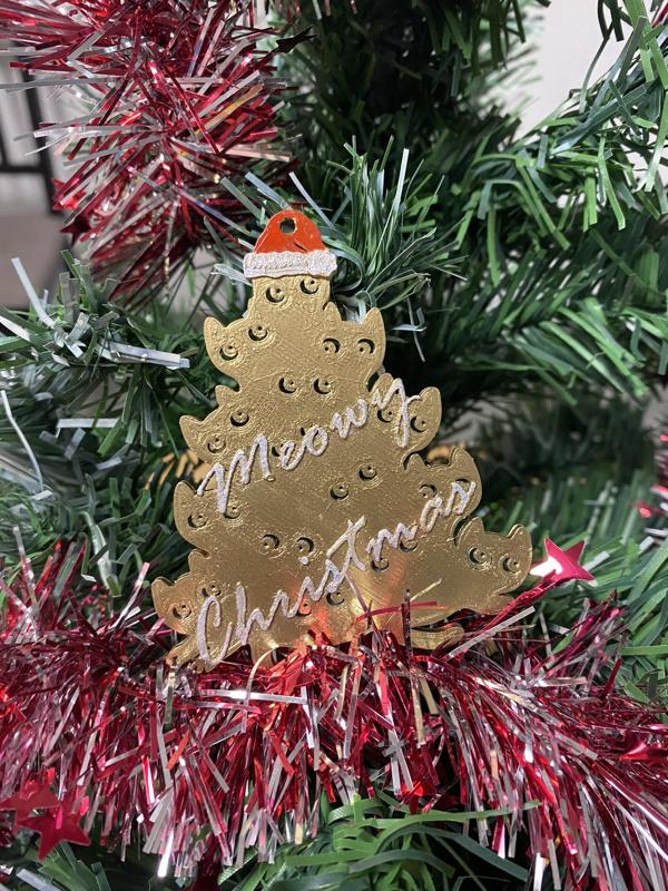 Christmas tree with cats