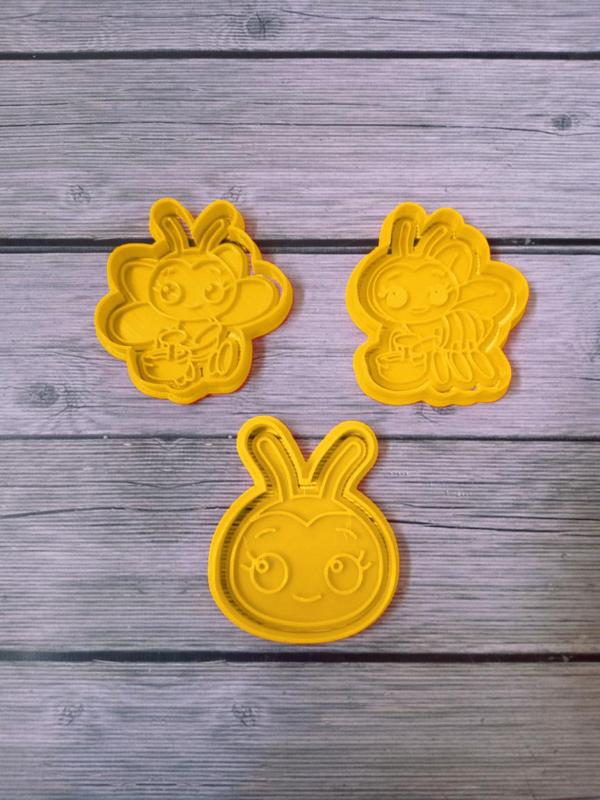 CHIQUITITA LITTLE BEE PLIM PLIM COOKIE CUTTER
