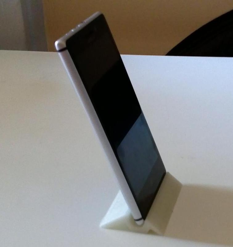 Minimalistic phone stand for Lumia 925