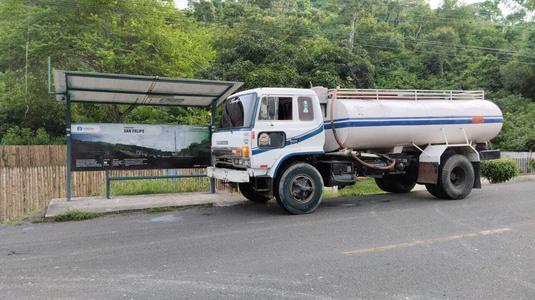 Toy tanker
