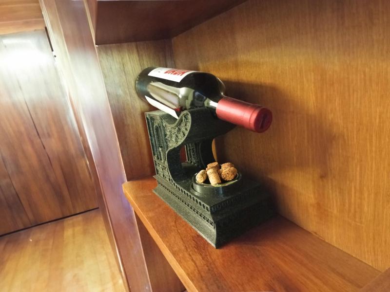 Roman Wine Holder With Pot