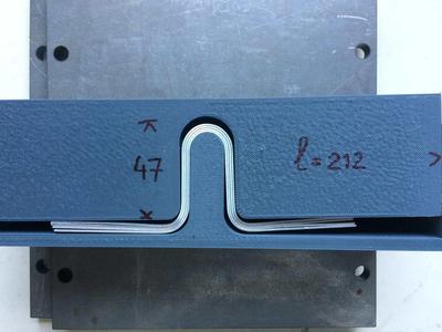 Flexible cell interconnect press form, h=47mm, strip h=4 w≤60; for Rept CB75