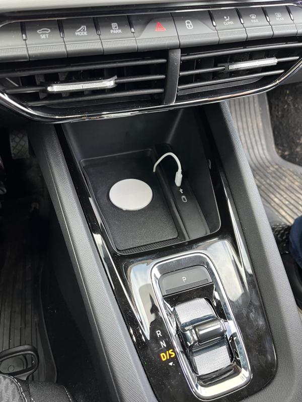 Octavia IV -  Magsafe wireless charger