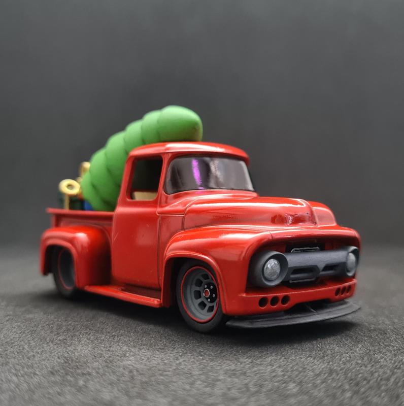 FORD F100 1956 PICKUP CHRISTMAS CAR MODEL KIT