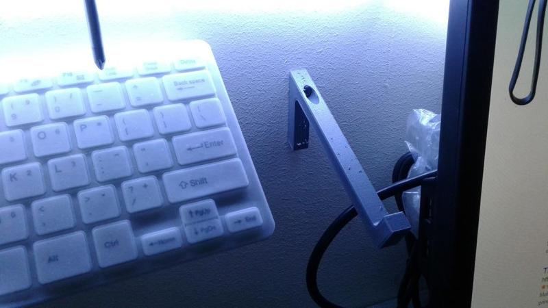 Keyboard wall bracket 