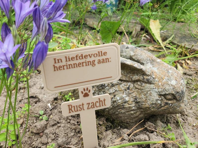 Personalized Pet Memorial Stake (custom)