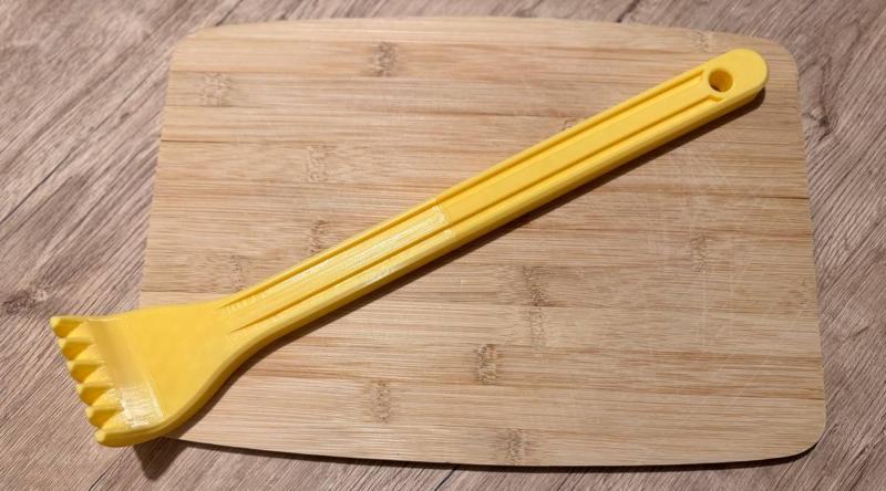 No Nonsense Back Scratcher (two parts)