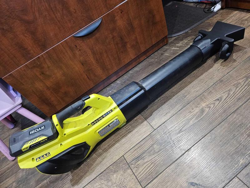 Ryobi 40V HP Oscillating Leaf Blower Attachment