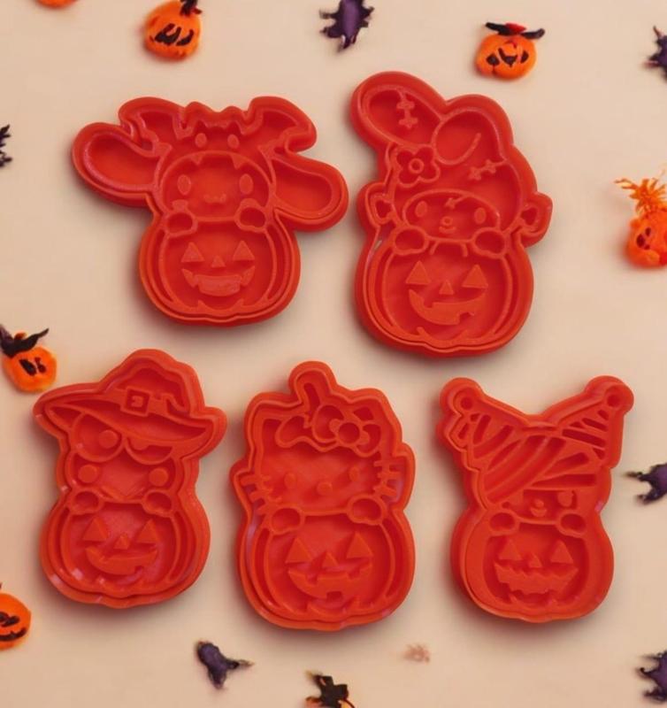 22 CORTANTES DE GALLETITAS / COOKIE CUTTERS, HALLOWEEN
