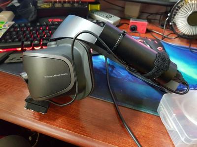 Fan cooler attachment for Windows Mixed Reality Headsets (Lenovo Explorer & Dell Visor)