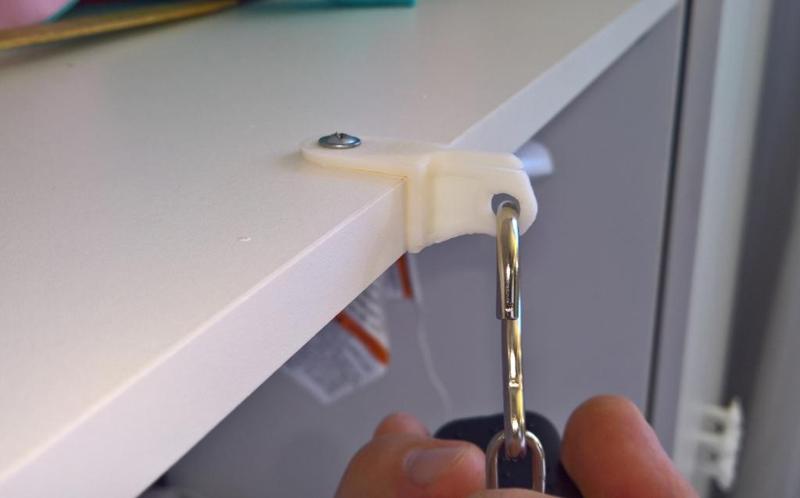 Baby mobile hanger