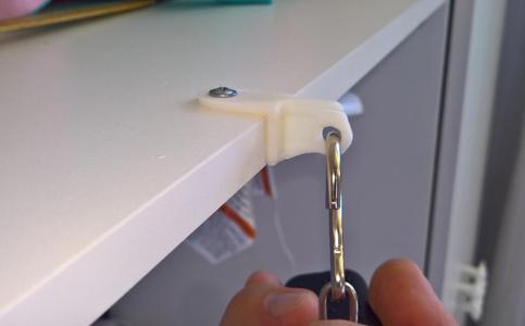 Baby mobile hanger