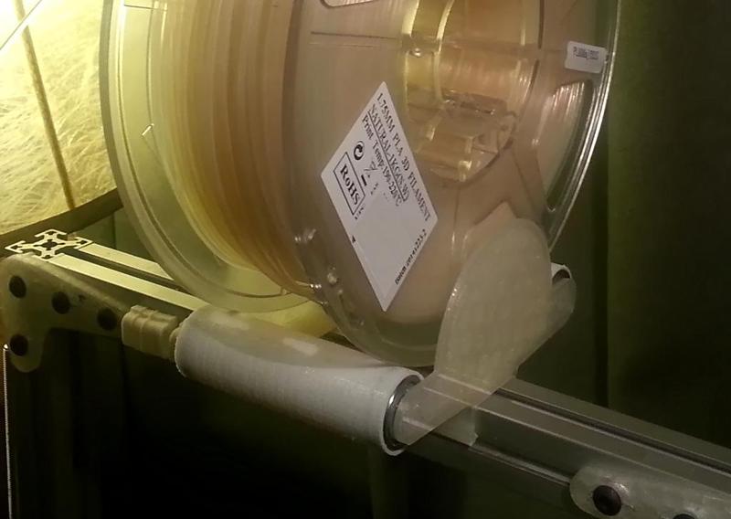 Universal spool holder v2 (parametric, beam clip)