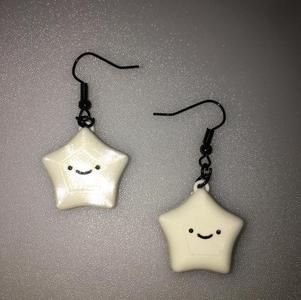 Happy star earring ornament