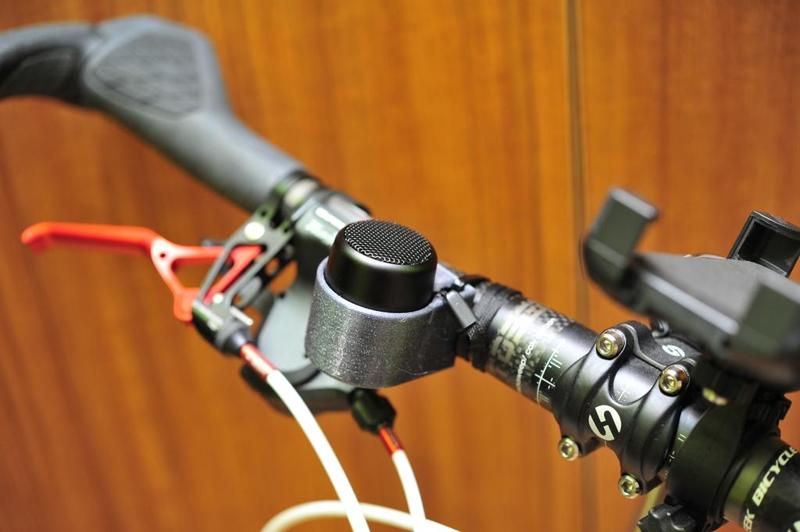 Portable speaker mount for bike