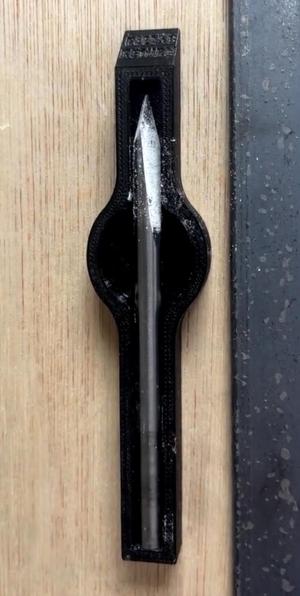Wall mounted magnetic holder for 6mm dagger-bit.