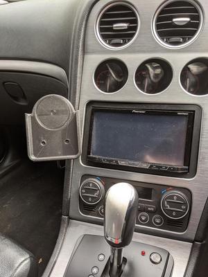 Pixel 3 XL + Case - QI Wireless Charger for a vehicle