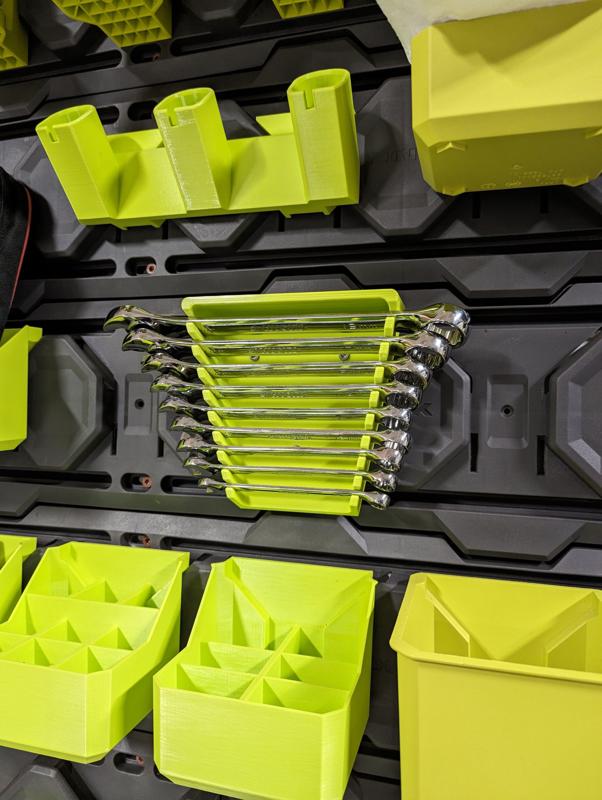 Wrench mount compatible with Ryobi Link