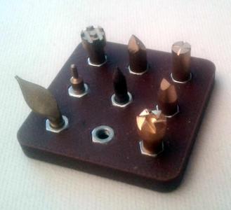 Pyrography tool stand ; bit holder - Support outils de pyrograveur