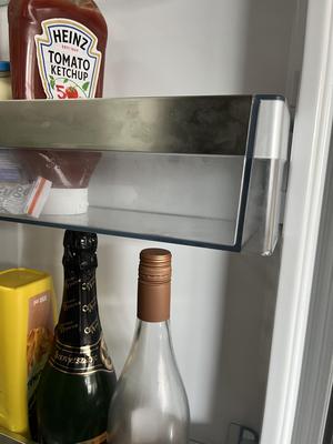 Variable height fridge door shelve adapter for Siemens KG49E4ICA