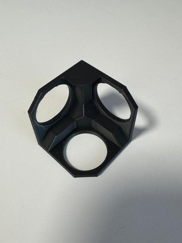Multiboard Type 1, Big Thread Holes, 1x1x1 Outside Bracket Corner