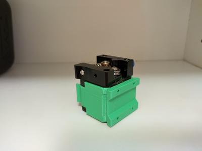 Snap-in NEMA17 motor clamp