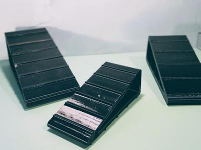 Doorstops with 3 sizes and different flex