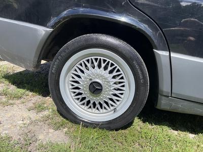 Mercedes Baroque alloy rim center cap