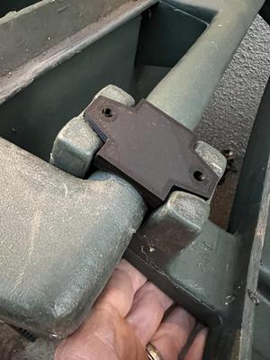 Trash Can Lid Support