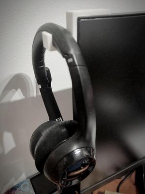 Soporte simple de auriculares para monitor