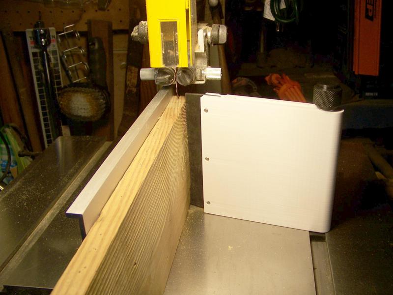 Vertical Featherboard for Bandsaw Resawing
