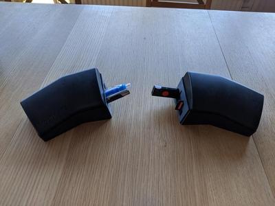 Ergodox Wrist rest risers with holders for pen, USB, smartcard and paperclip (NOT compatible with Ergodox EZ!)